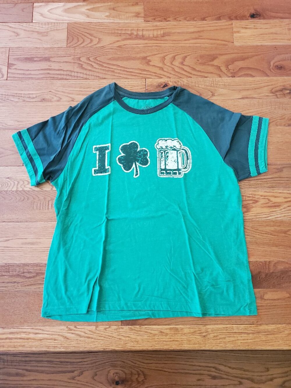 Men's Size 2XL I 🍀 🍺 (Beer) Short Sleeve T-Shirt